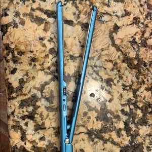 Babyliss hair straightener